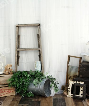 Houten Ladder Foto Achtergrond Witte Emmer Kleine Beer Ontworpen Door Arica KirbyOnline Hot Sale